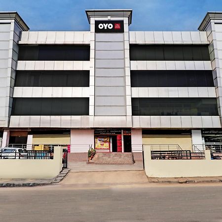 Hotel O Royal Bliss International Бангалор Экстерьер фото